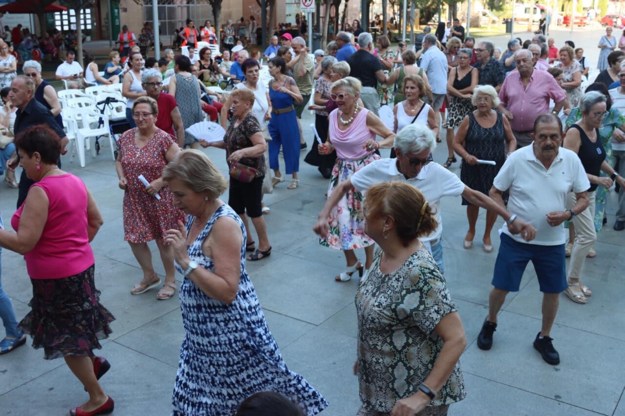 dia-los-abuelos-baile-mayores-torrent