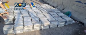 Intervenidos en el puerto de Valencia 675 kilos de cocaína oculta en un camión procedente de Ibiza. Intervenidos en el puerto de Valencia 675 kilos de cocaína oculta en un camión procedente de Ibiza.