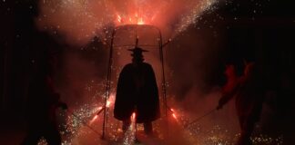 Espectáculo de pirotecnia con Dimonis de Massalfassar en València