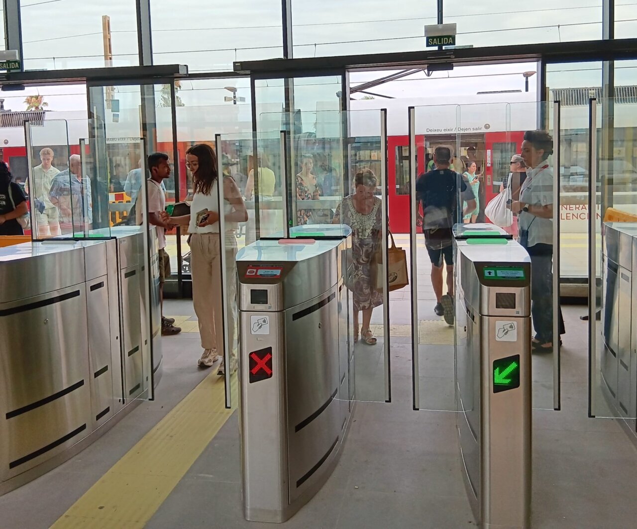 foto-viajeros-metrovalencia