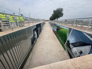 la apertura esta semana de la nueva pasarela y dos pasos a nivel que mejoran la seguridad vial y ferroviaria en el Carraixet