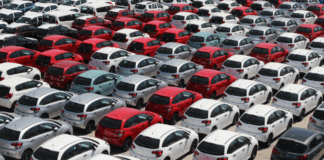 parking-coches-rojos-y-blancos