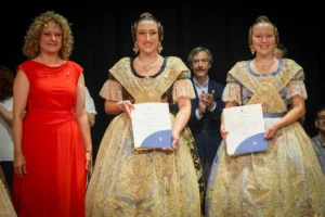 Andrea Adelantado Montoya y Sara Magán Miquel en la proclamación de Falleres Majors de Torrent 2026