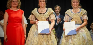 Andrea Adelantado Montoya y Sara Magán Miquel en la proclamación de Falleres Majors de Torrent 2026