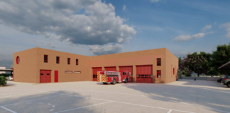 Vista exterior del nuevo Parc de Bombers de Torrent con camión de bomberos