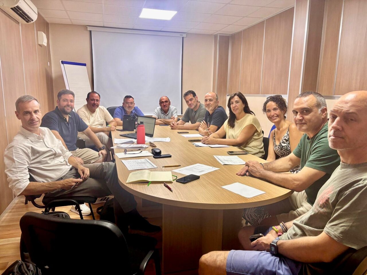 reunio-ajuntament-de-rafelbunyol-amb-la-junta-directiva-de-egm-aepir