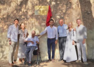 Sagredo junto a la familia Buch presente en el acto de homenaje.