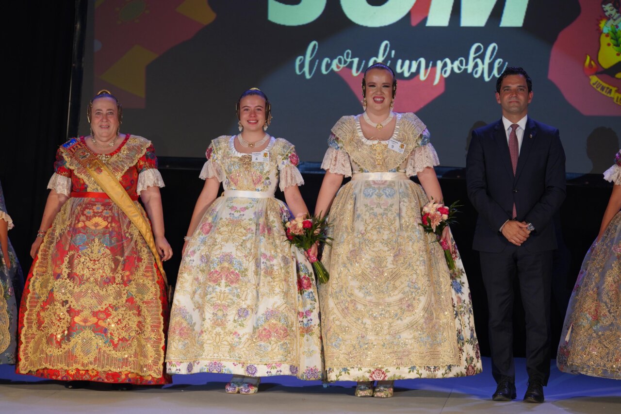 sagredo-las-nuevas-falleras-mayores-y-la-presidenta-de-la-jlf-de-paterna