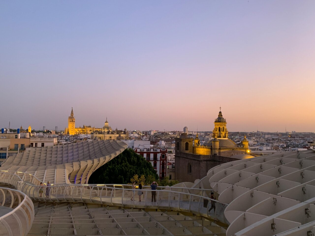 Sevilla vista aérea nocturna