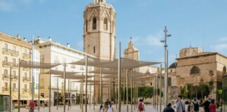sombrajes de la plaza de la Reina de València