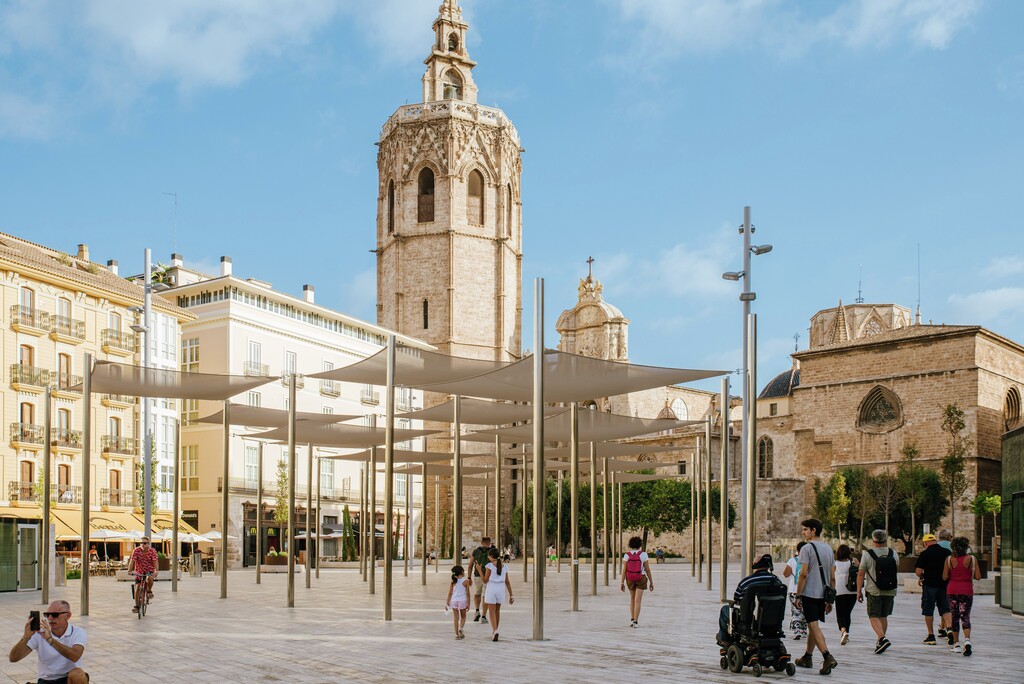 sombrajes de la plaza de la Reina de València