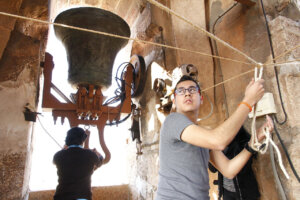 Puçol abre por primera vez el campanario de los Santos Juanes con visitas guiadas en las fiestas patronales
