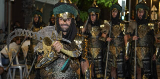 La Capitanía de Abbasies enciende Paterna en una espectacular Gran Nit Mora