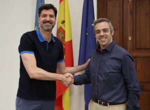 AMDComVal y Presidencia de la Generalitat sellan un convenio.