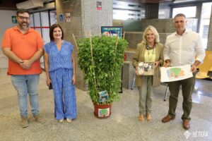 Entrega de alfàbegues en un acto solidario en Bétera