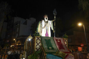 La Capitanía de Abbasies enciende Paterna en una espectacular Gran Nit Mora