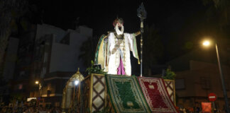 La Capitanía de Abbasies enciende Paterna en una espectacular Gran Nit Mora