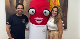 ‘María Femelleta’, la nueva mascota del Ayuntamiento de Paterna que animará las Fiestas Mayores