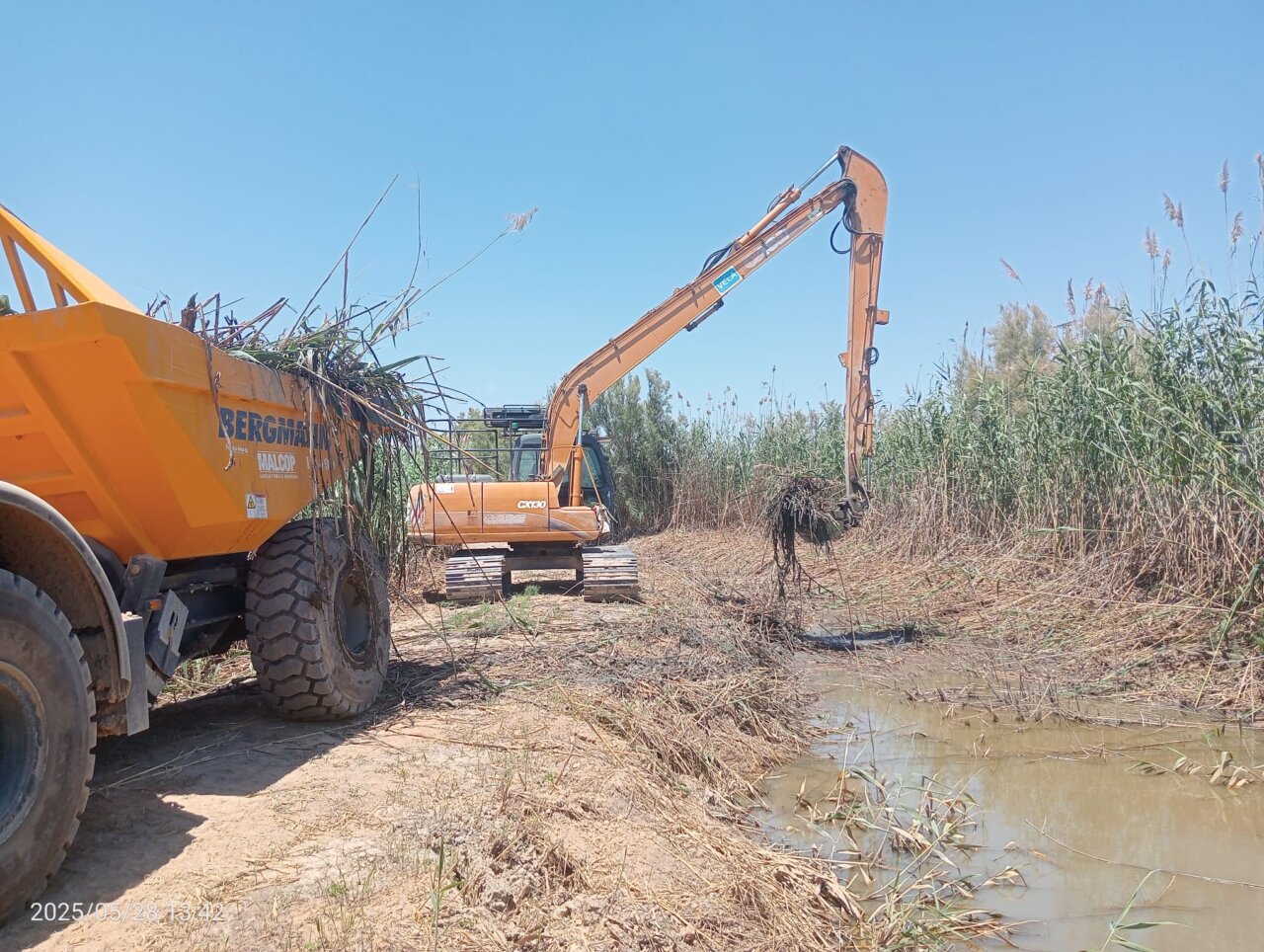 La CHJ refuerza la protección en los barrancos del Poyo y l’Horteta entre Picanya y Paiporta tras la DANA