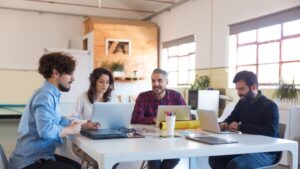 València crea en colaboración con la Universitat de València la Cátedra de Emprendimiento para retener talento y atraer inversión