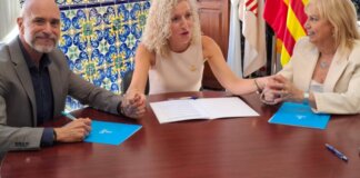 Firma del acuerdo entre el Ayuntamiento de Meliana y el IVASS para la inserción laboral de personas con discapacidad
