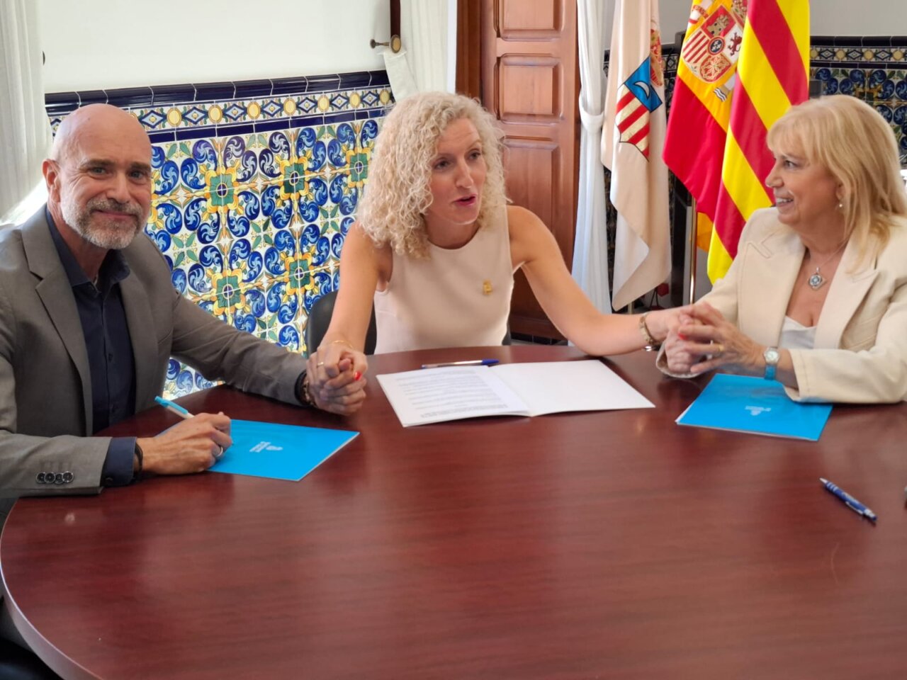 Firma del acuerdo entre el Ayuntamiento de Meliana y el IVASS para la inserción laboral de personas con discapacidad