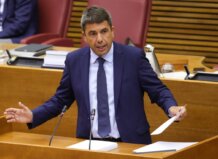 Carlos Mazón formaliza su renuncia como president de la Generalitat seis horas después de anunciarla públicamente Carlos Mazón durante su intervención en Les Corts en el Debate de Política General 2025
