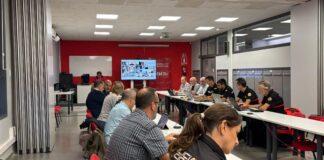 Reunión de seguimiento de emergencias en el CECOPI con varios participantes