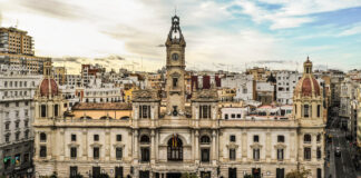 Vista de la fachada del edificio del Govern de Valencia