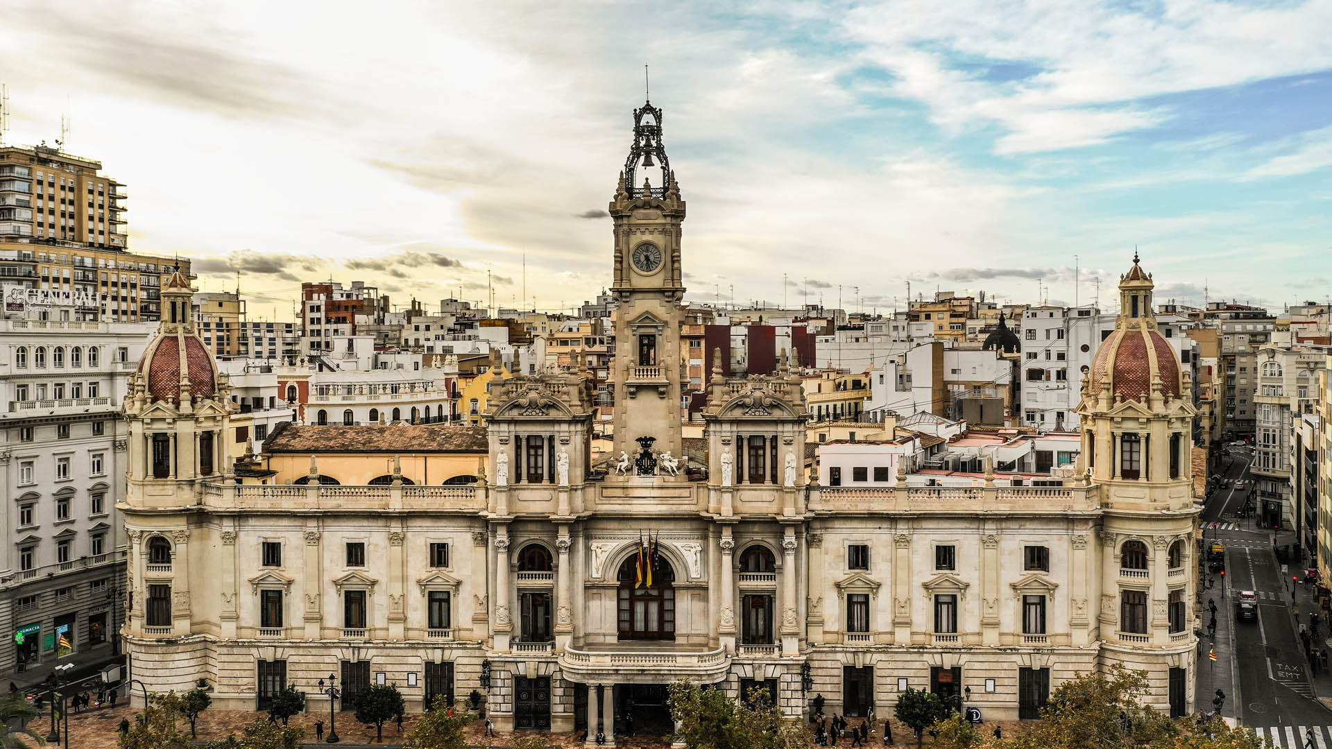 Vista de la fachada del edificio del Govern de Valencia