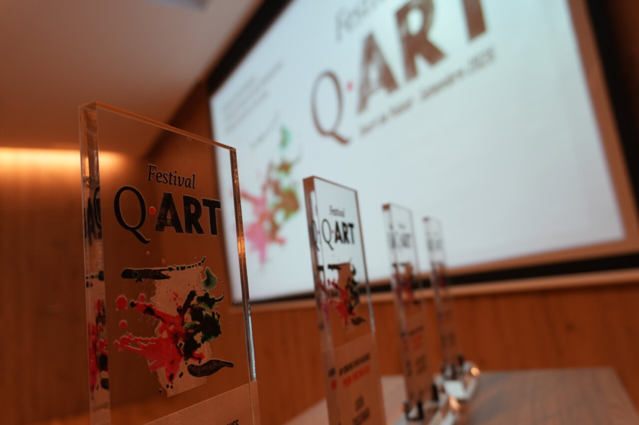 fotografia-de-los-cuatro-galardones-entregados-este-sabado-quart-de-poblet-q-art