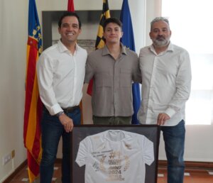 l piloto paternero Héctor Garzó recibirá la Insignia de Oro de la Villa por su trayectoria deportiva
