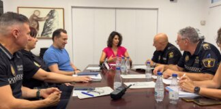 la-alcaldesa-cristina-mora-en-la-reunion-de-coordinacion-con-los-cuerpos-policiales-para-el-dispositivo-especial-de-fiestas-2025