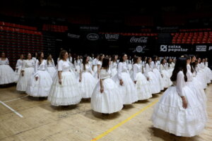 À Punt retransmet l’elecció de les candidates a falleres majors de València des del Roig Arena