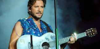 Manuel Carrasco hace rugir al Roig Arena con su 'Tour Salvaje' (Foto: @adriancastellofotografo)