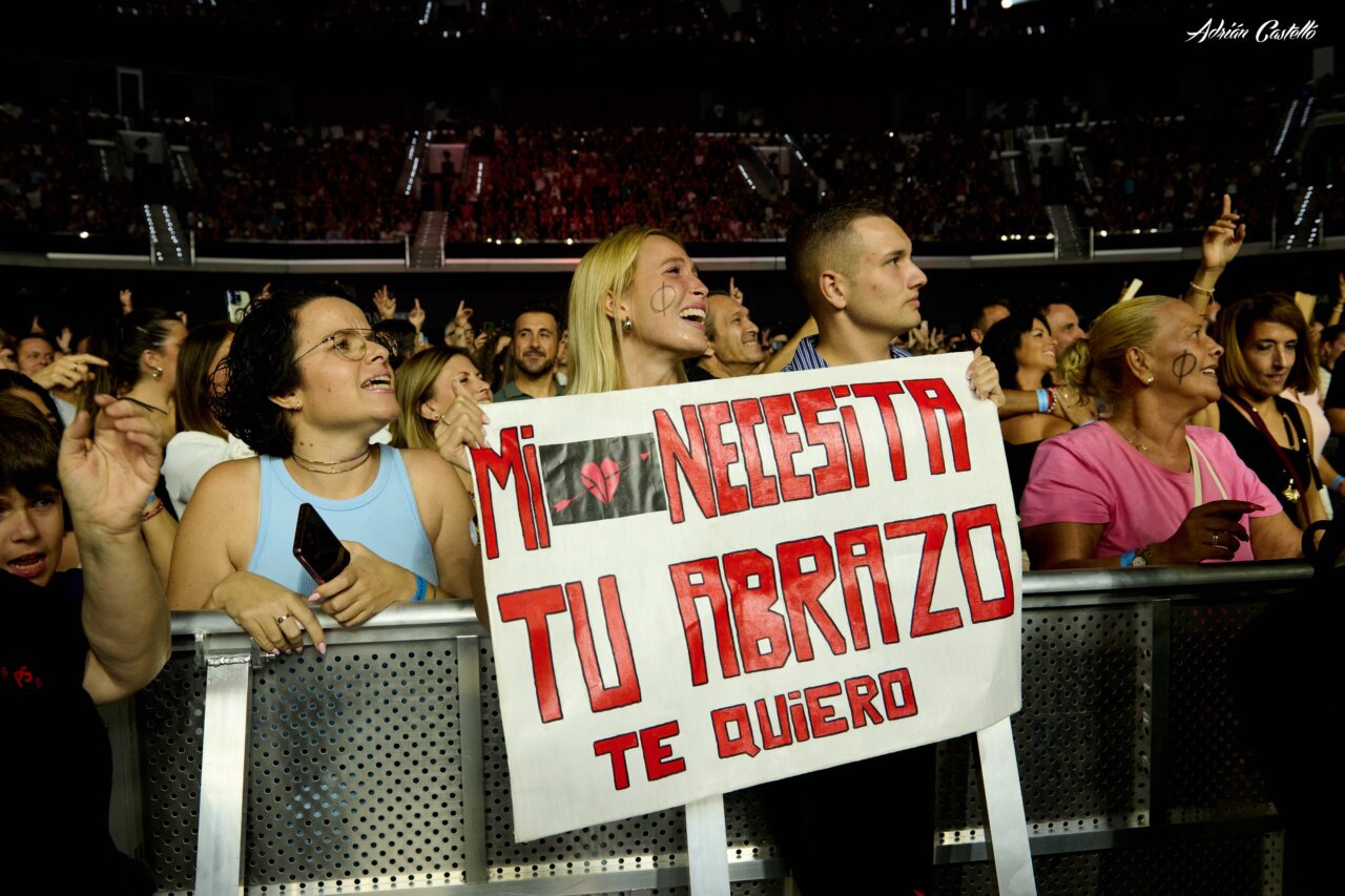 Manuel Carrasco hace rugir al Roig Arena con su 'Tour Salvaje' (Foto: @adriancastellofotografo)