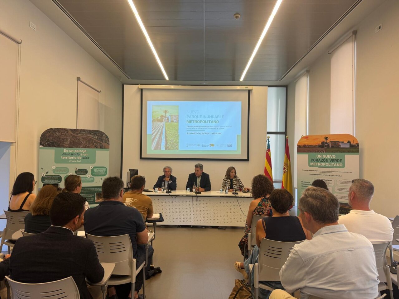 Martínez Mus traslada el proyecto de los parques inundables a las asociaciones de víctimas de la dana Martínez Mus traslada el proyecto de los parques inundables a las asociaciones de víctimas de la dana