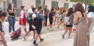 Alumnos de Paiporta regresan al colegio con normalidad tras la DANA