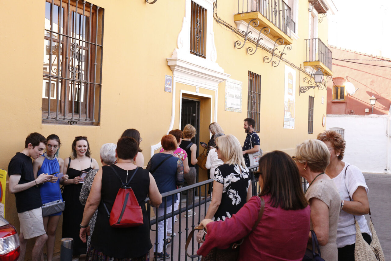 recorte-plazas-profesorado-escuela-permanente-adultos-mislata