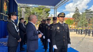 Policías locales en ceremonia con nuevo vestuario de gala en València