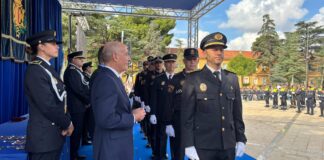 Policías locales en ceremonia con nuevo vestuario de gala en València
