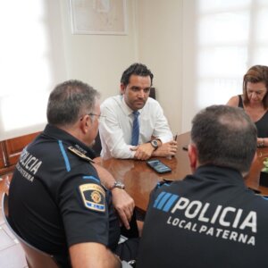 sagredo-en-una-reunion-con-policia-local-de-paterna. sagredo-en-una-reunion-con-policia-local-de-paterna.