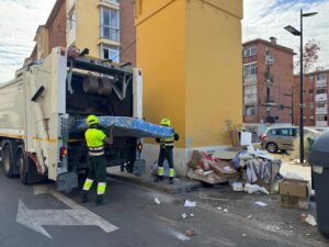 Servicio de recogida extraordinario de enseres en Paterna.