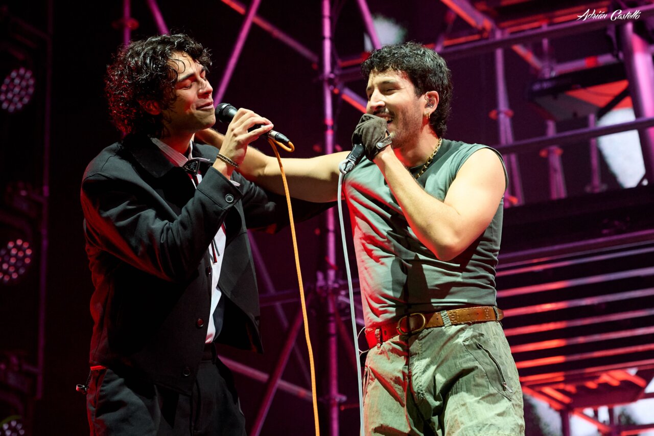 Sebastián Yatra (Roig Arena) - Foto: @adriancastellofotografo
