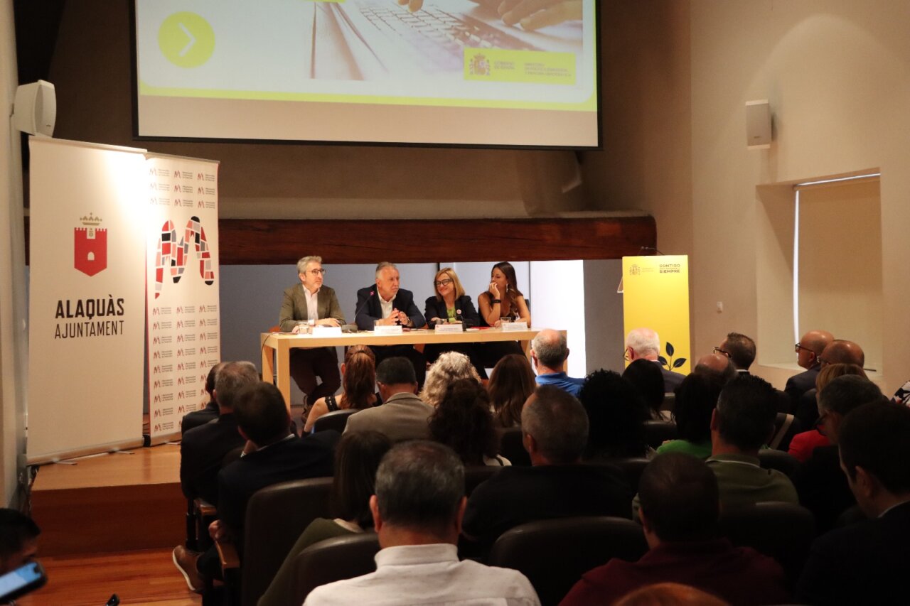 visita-ministro-angel-victor-torres-castell-dalaquas