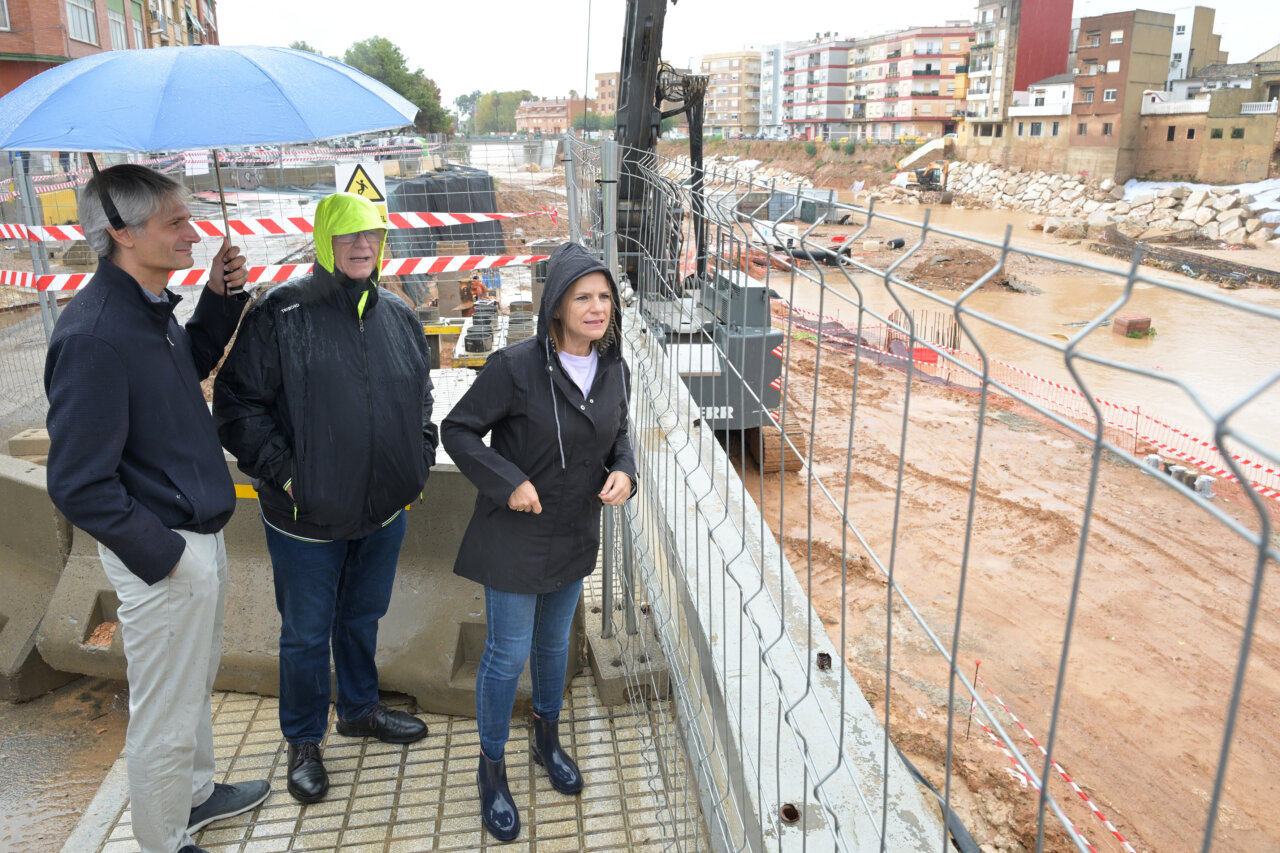 visita-pilar-bernabe-delegada-del-gobierno-paiporta-alerta-roja-fuertes-lluvias