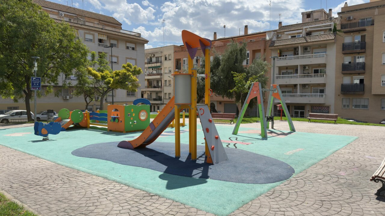 zona-de-juego-intantil-en-el-barrio-bovalar-de-paterna.