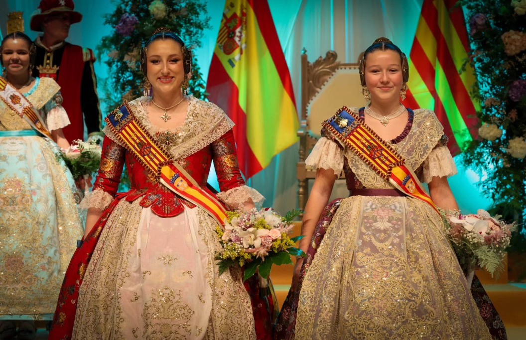 Sara Magán Miquel y su Corte de Honor en el Auditori de Torrent