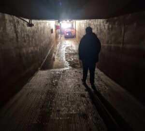Alcalde de Albal en un túnel afectado por la DANA