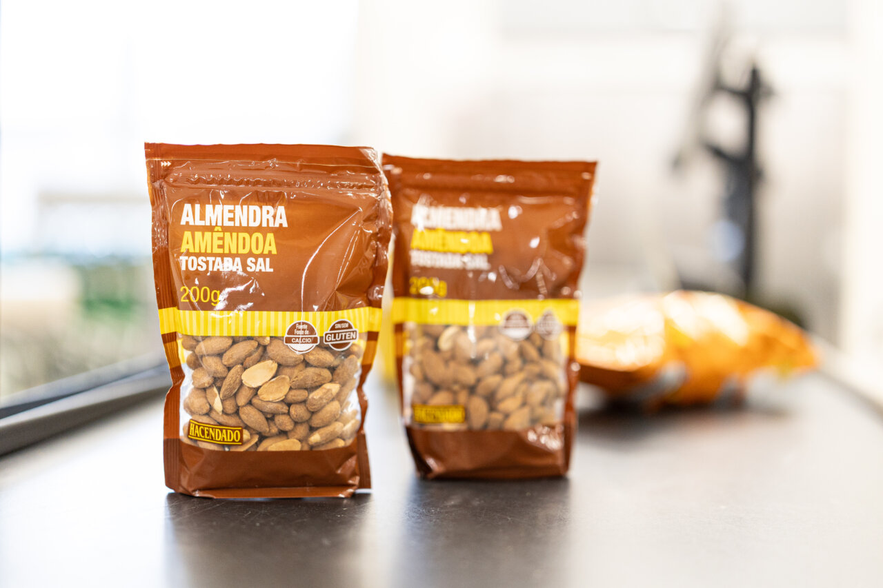 Paquete de almendras tostadas con sal de Mercadona
